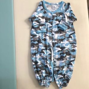 Baby steps 0-6 boy camo nightgown